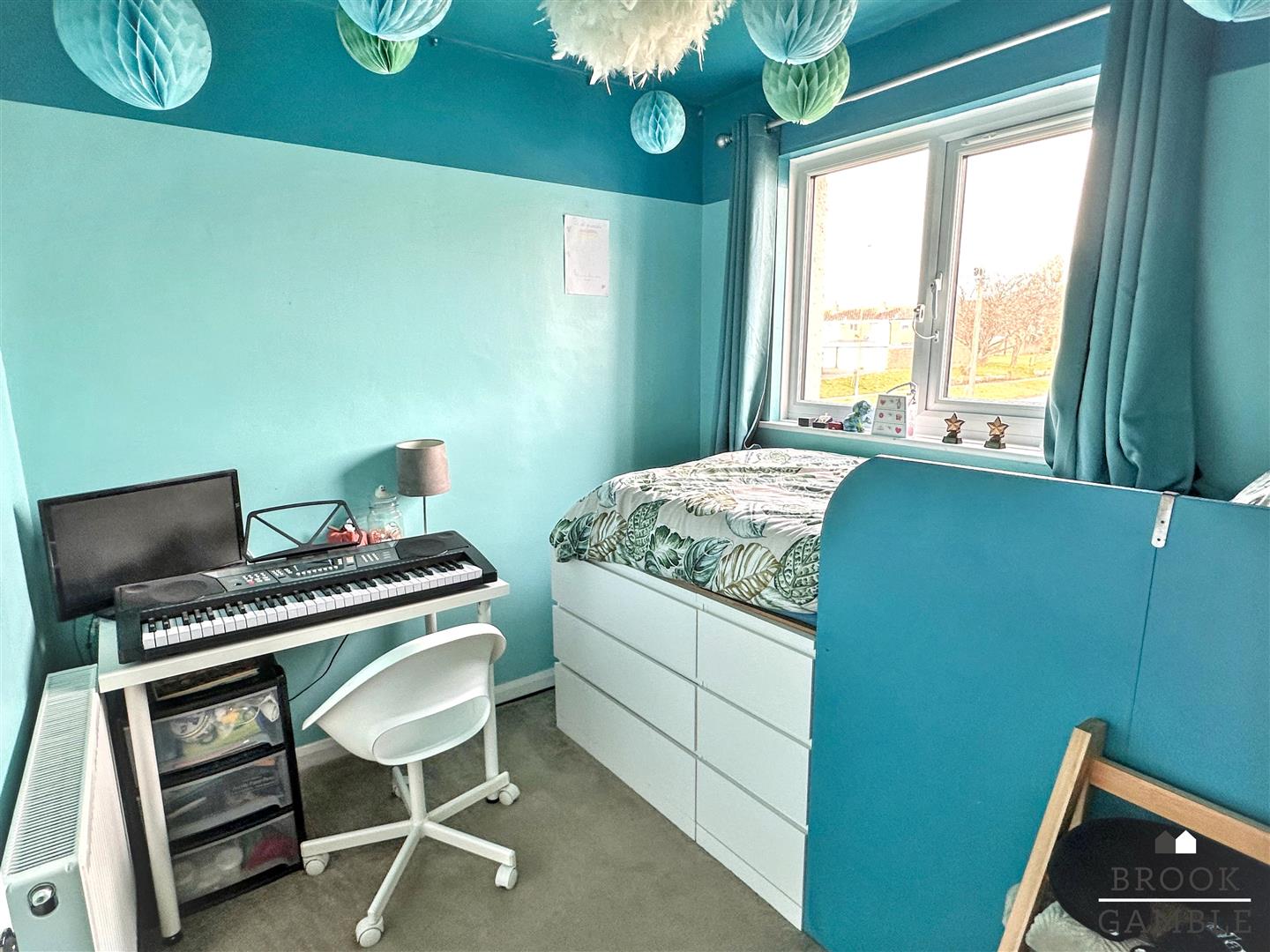 4 Bedroom House. Langney Rise in Eastbourne,  13